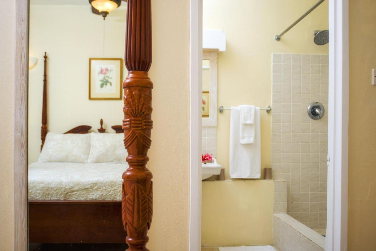 Ground Floor Apartment Located In Hometown, 5 Min Walk To The Beach セントジェームス エクステリア 写真