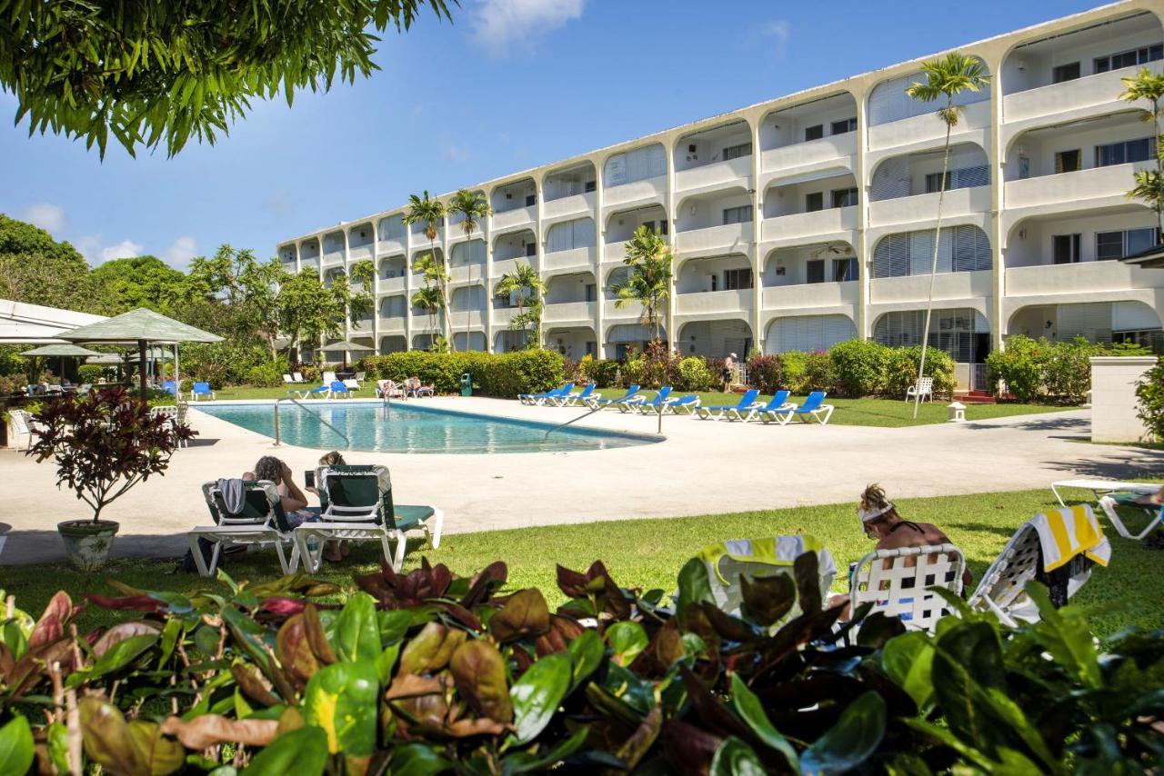 Ground Floor Apartment Located In Hometown, 5 Min Walk To The Beach セントジェームス エクステリア 写真
